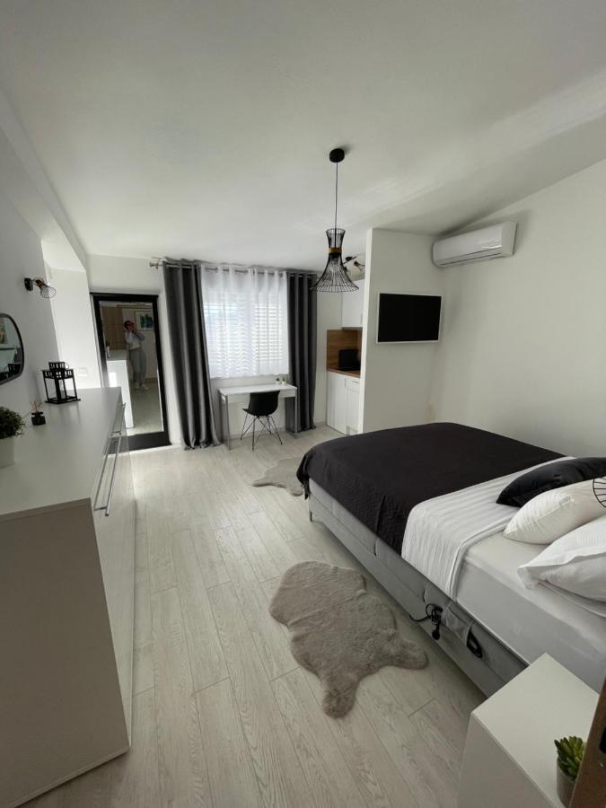 Villa Franko Baška Voda エクステリア 写真